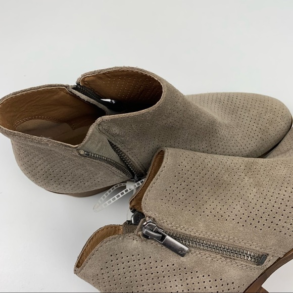 Lucky Brand Bayley 2 Perforated Suede Ankle Bootie Zipper Boho Tan Size 6.5 NWOB - Picture 7 of 10